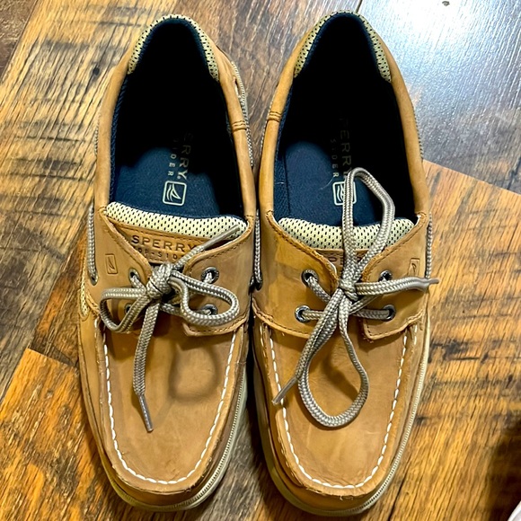 Boys Sperry’s size 5.5 worn once - Picture 3 of 3